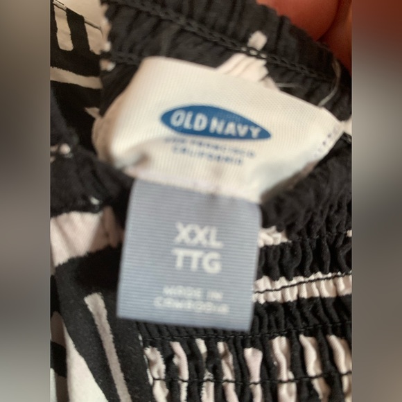 Old Navy Dress with spaghetti straps - Picture 3 of 4